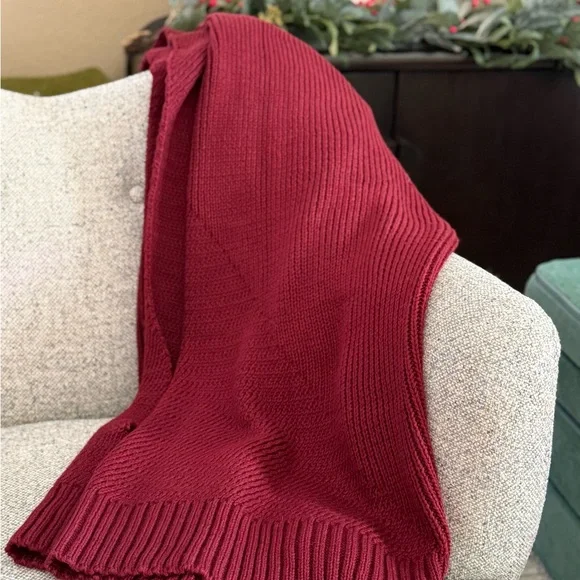 Crate & Barrel Sweater Knit Garnet Throw Blanket — 70”x55” NWOT